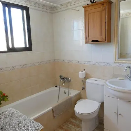 Large Duplex Penthouse 3 Minutes From The *